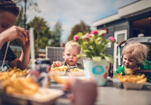 Snackbar terras.jpg