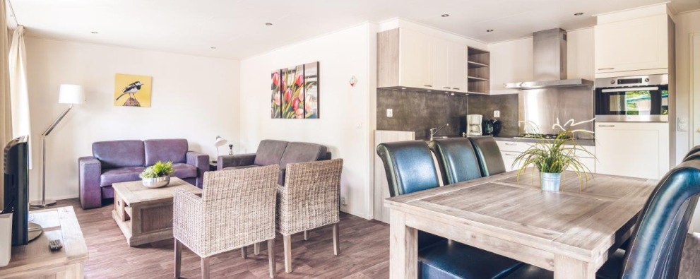 Accommodatie 5 - 2019  - Veranda Bungalowchalet 6 pers (5).jpg
